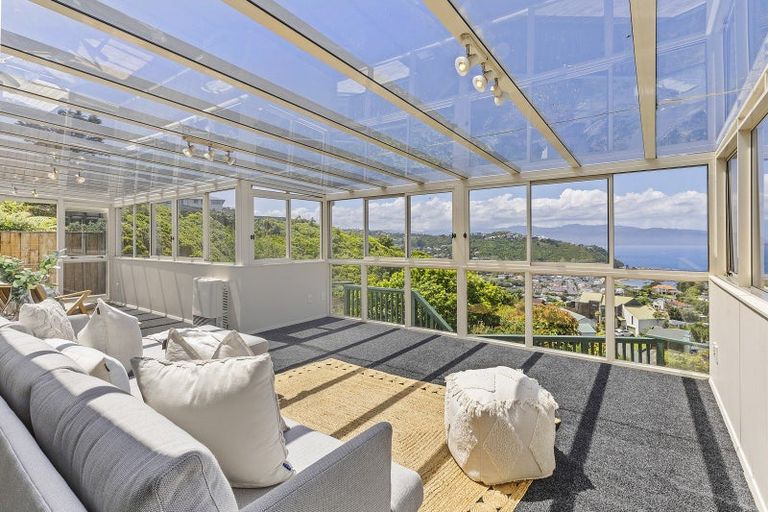 Photo of property in 52 Frobisher Street, Island Bay, Wellington, 6023