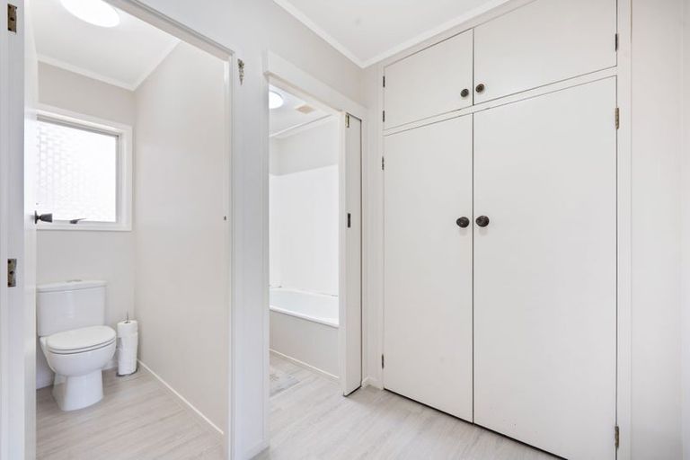 Photo of property in 2/1 Ribblesdale Road, Henderson, Auckland, 0612