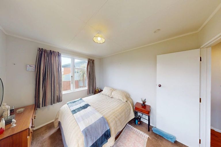 Photo of property in 21 Gibbons Crescent, Castlecliff, Whanganui, 4501