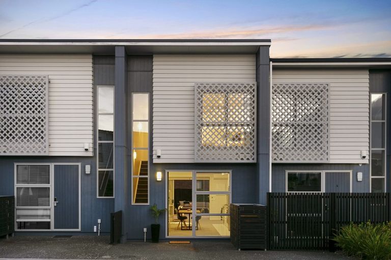 Photo of property in 22 Rangihina Road, Hobsonville, Auckland, 0616