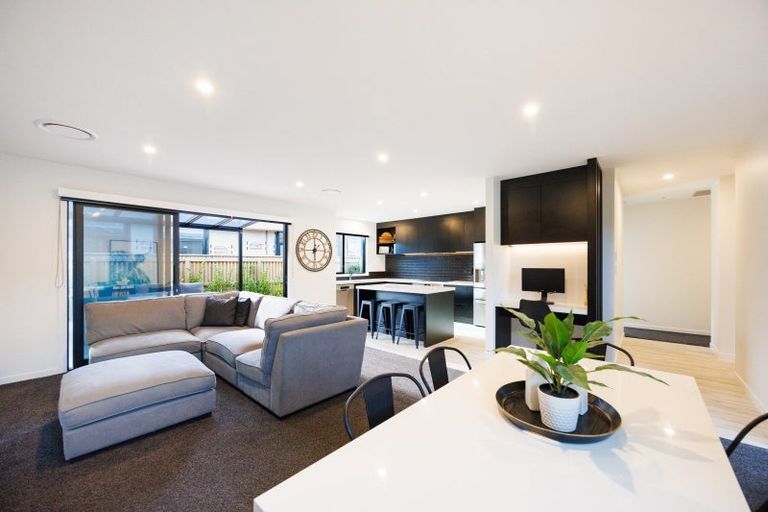 Photo of property in 58 Kanuka Drive, Hokowhitu, Palmerston North, 4410