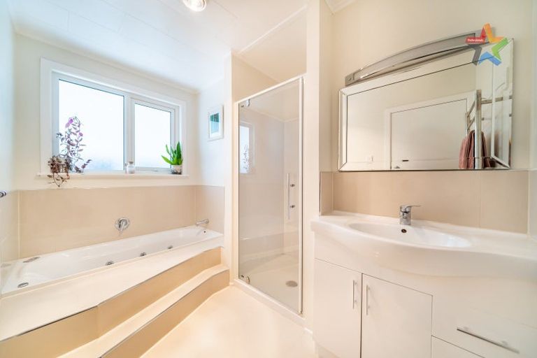 Photo of property in 63 Gurney Road, Kelson, Lower Hutt, 5010