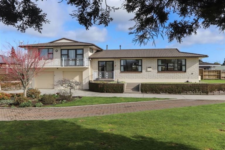 Photo of property in 4 Pokaka Place, Inglewood, 4330