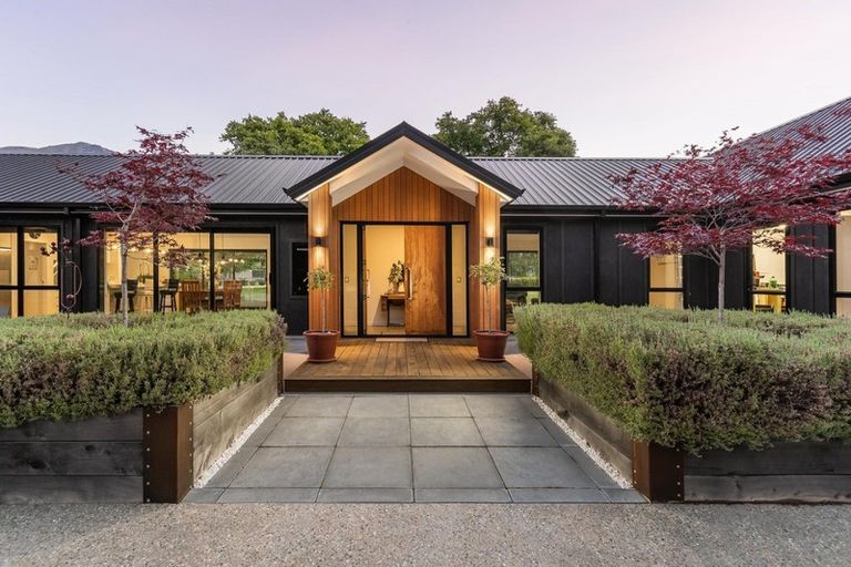 Photo of property in 6 Crawford Place, Lake Hayes, Queenstown, 9304