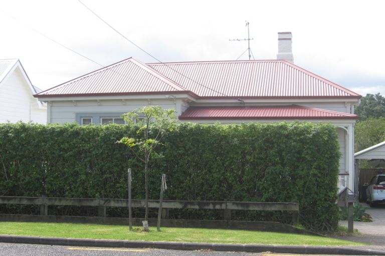 Photo of property in 12 Mozeley Avenue, Devonport, Auckland, 0624