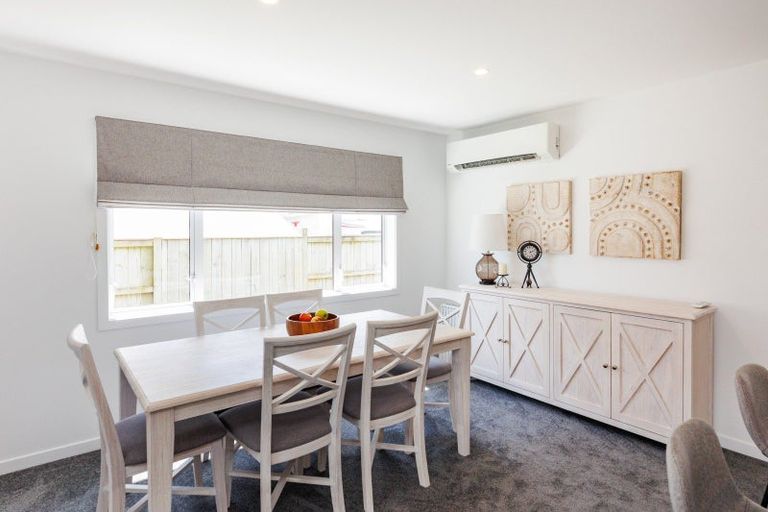 Photo of property in 23 Vaucluse Heights, Fitzherbert, Palmerston North, 4410