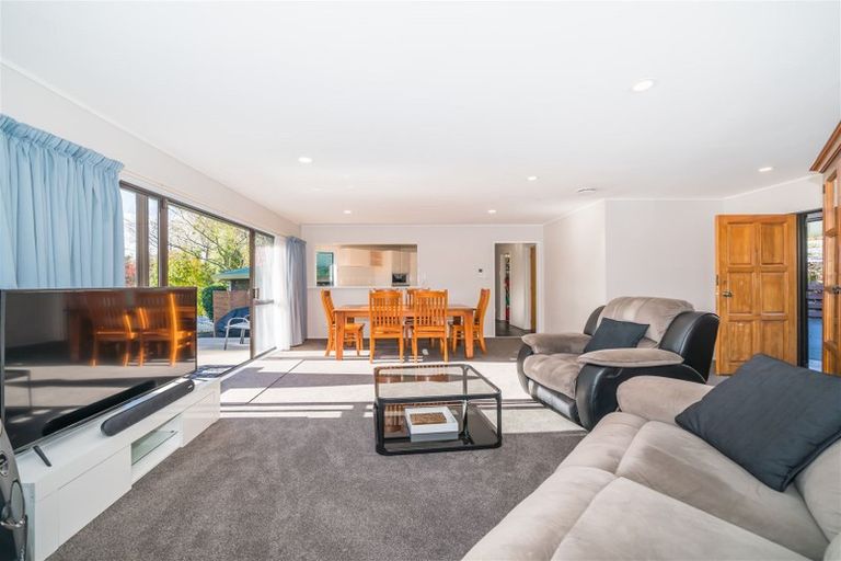 Photo of property in 28 Kentucky Way, Awapuni, Palmerston North, 4412