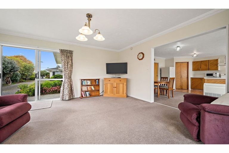 Photo of property in 2/9 Nortons Road, Avonhead, Christchurch, 8042