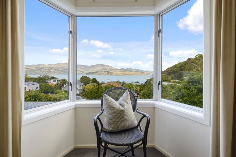 Photo of property in 18 Bayview Place, Cass Bay, Lyttelton, 8082