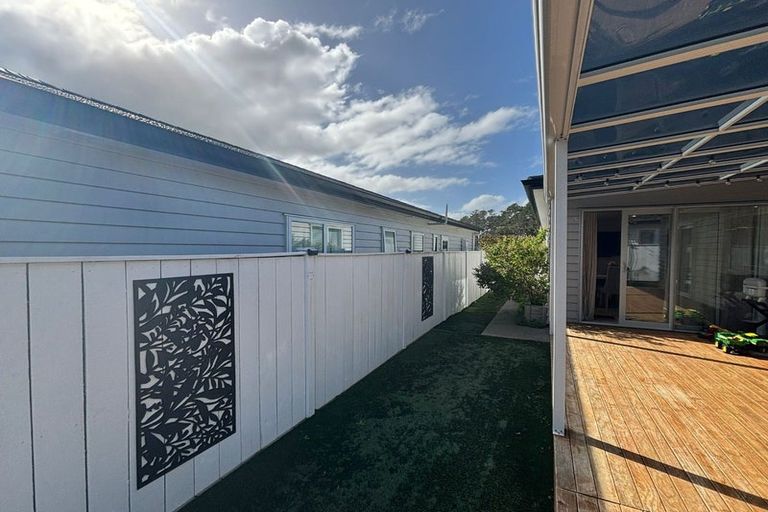 Photo of property in 54 Schoolside Road, Kumeu, 0810