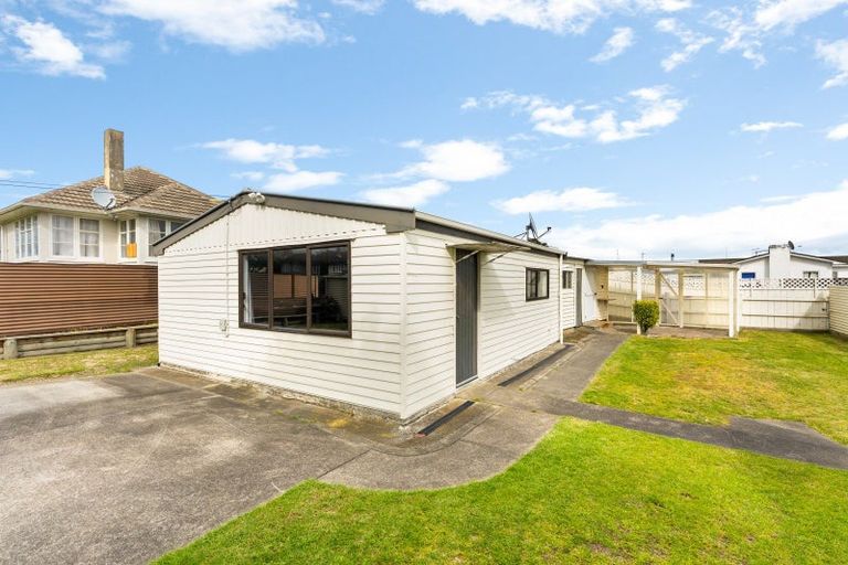 Photo of property in 105 Harper Street, Gonville, Whanganui, 4501