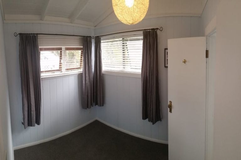 Photo of property in 27 Lowther Place, Taradale, Napier, 4112