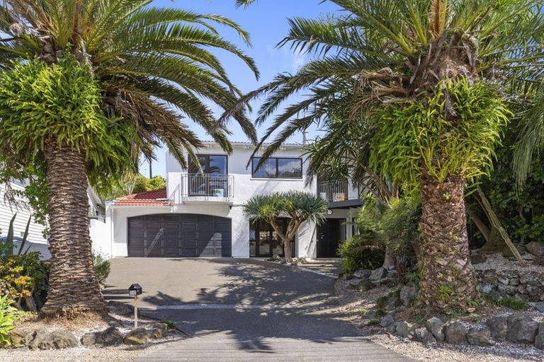 Photo of property in 55 Seaton Road, Murrays Bay, Auckland, 0630