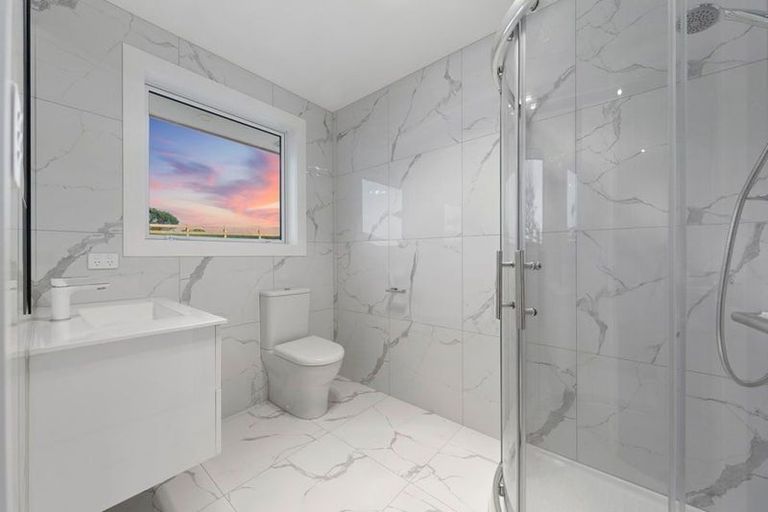 Photo of property in 18 Te Ara Aukati Terrace, Pokeno, 2471