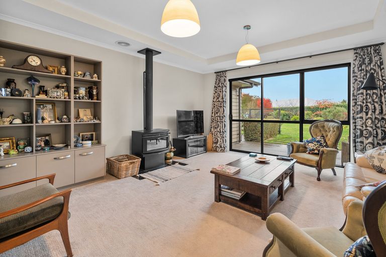 Photo of property in 24 Carrington Drive, Carterton, 5713