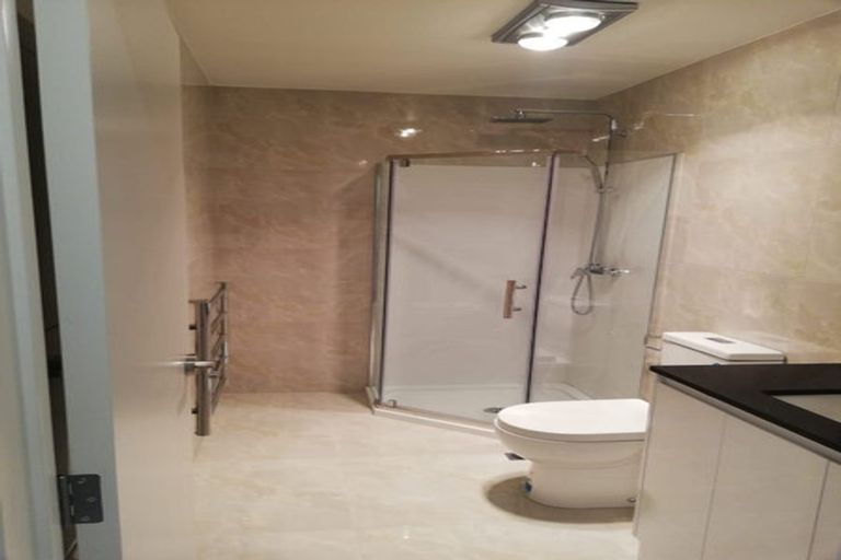 Photo of property in 4035c Great North Road, Glen Eden, Auckland, 0602