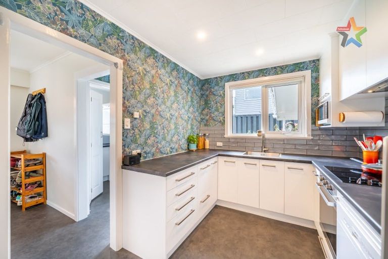 Photo of property in 63 Gurney Road, Kelson, Lower Hutt, 5010