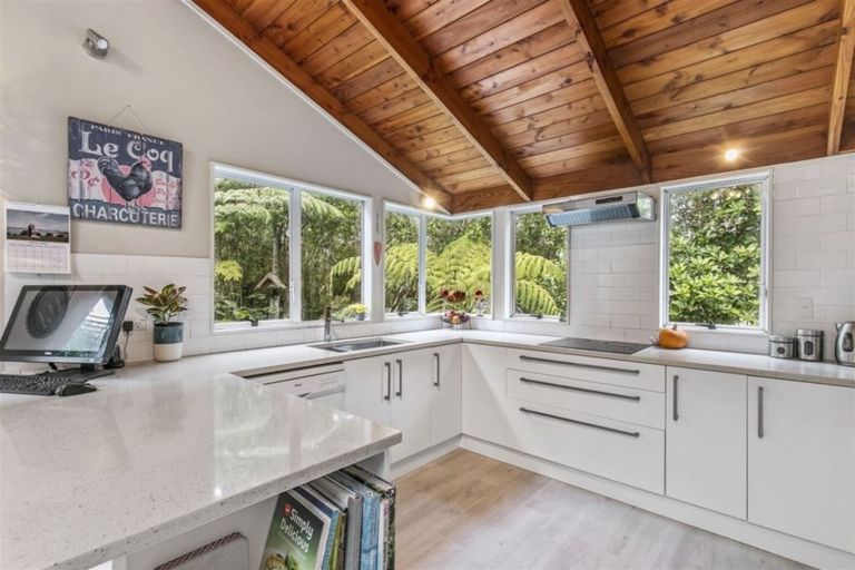 Photo of property in 2/52 Fowler Street, Northcote, Auckland, 0627