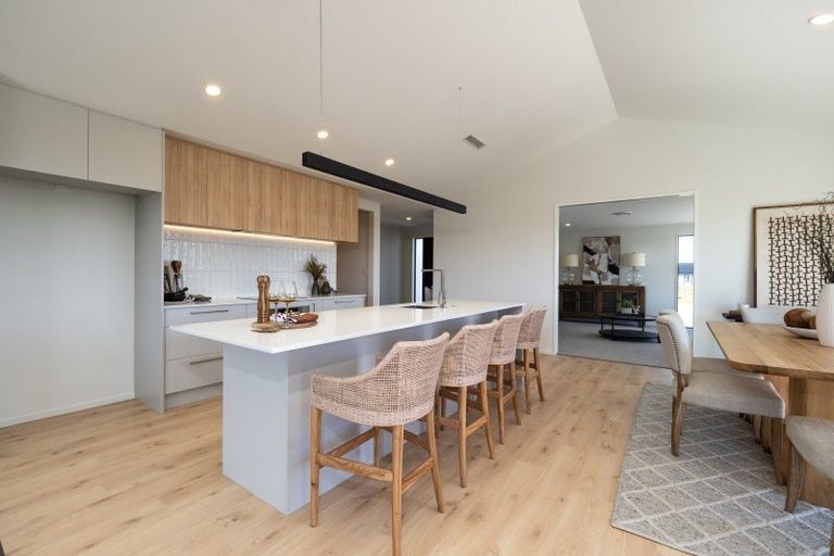 Photo of property in 14 Village Green Drive, Huntingdon, 7774