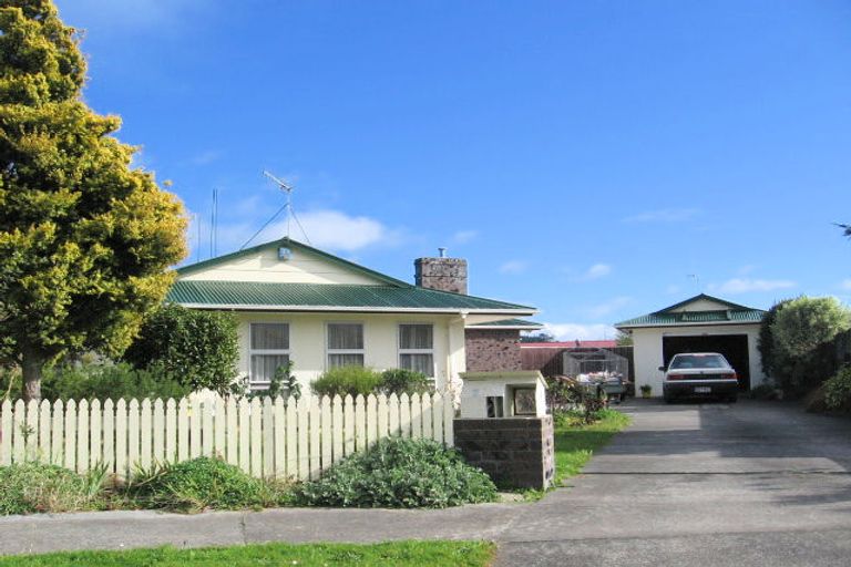 Photo of property in 4 Sandstrom Grove, Feilding, 4702