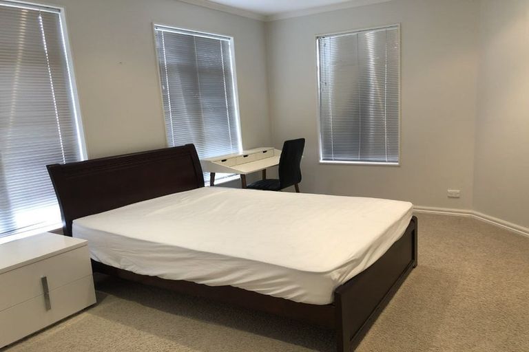 Photo of property in 118 Bleakhouse Road, Mellons Bay, Auckland, 2014