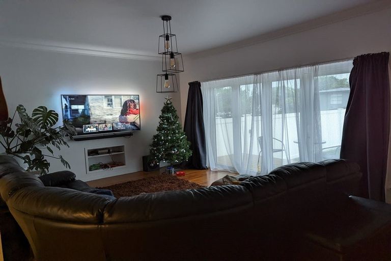 Photo of property in 16 Maxwell Avenue, Papatoetoe, Auckland, 2025