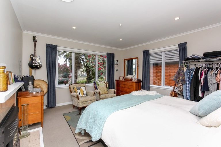 Photo of property in 61 Lismore Street, Merrilands, New Plymouth, 4312