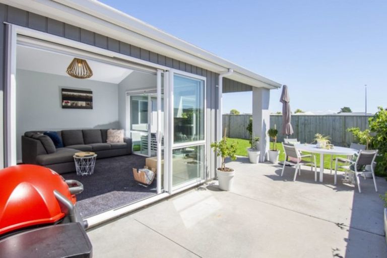 Photo of property in 124 Coast Boulevard, Papamoa Beach, Papamoa, 3118