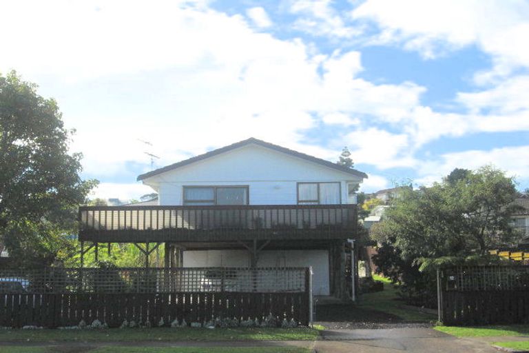 Photo of property in 124 Aviemore Drive, Highland Park, Auckland, 2010