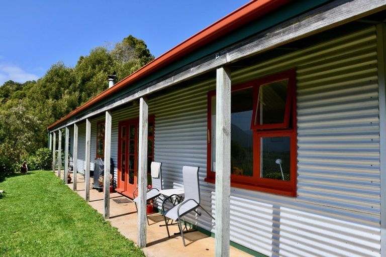 Photo of property in 6 Arapito Road, Karamea, 7893