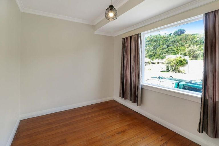 Photo of property in 39 Happy Valley Road, Owhiro Bay, Wellington, 6023