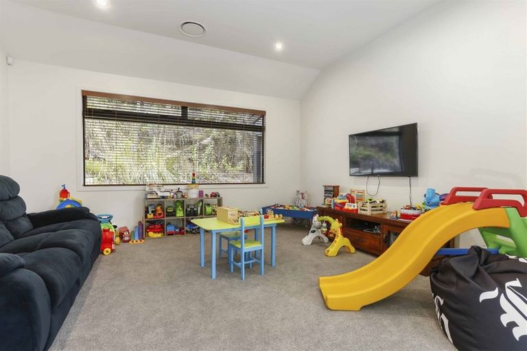 Photo of property in 123 Pinchgut Road, Kaukapakapa, 0873