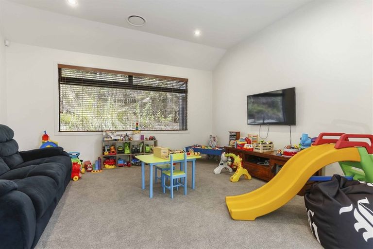 Photo of property in 123 Pinchgut Road, Kaukapakapa, 0873