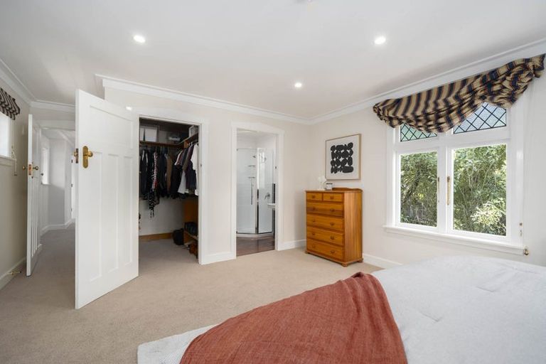 Photo of property in 29 Seaview Road, Paremata, Porirua, 5024