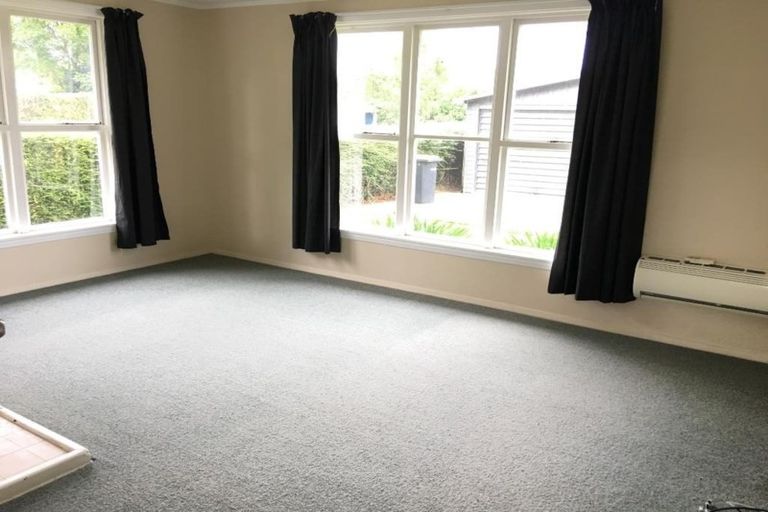 Photo of property in 12 Guildford Street, Burnside, Christchurch, 8053