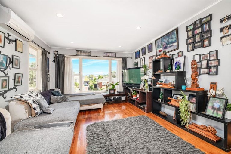 Photo of property in 39 Kingdale Road, Henderson, Auckland, 0610