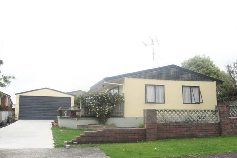 Photo of property in 14 Barrow Place, Te Puke, 3119