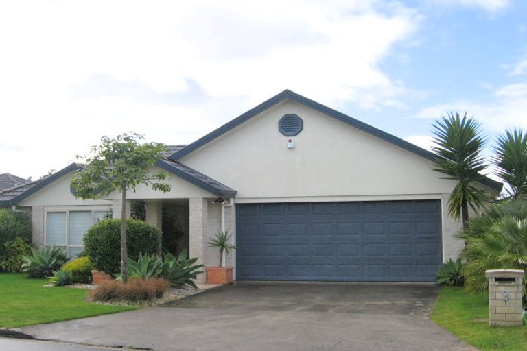 Photo of property in 9 Corfield Way, Burswood, Auckland, 2013