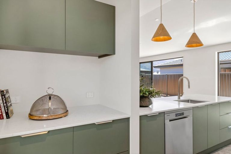 Photo of property in 22 Gillespie Street, Lake Hawea, 9382