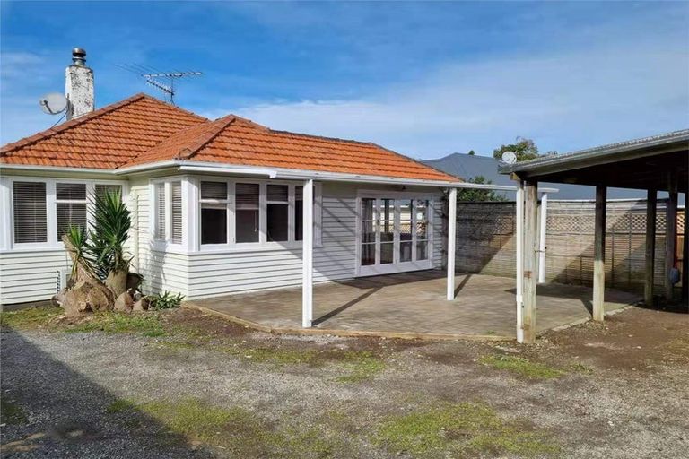 Photo of property in 8 Tuata Street, One Tree Hill, Auckland, 1061