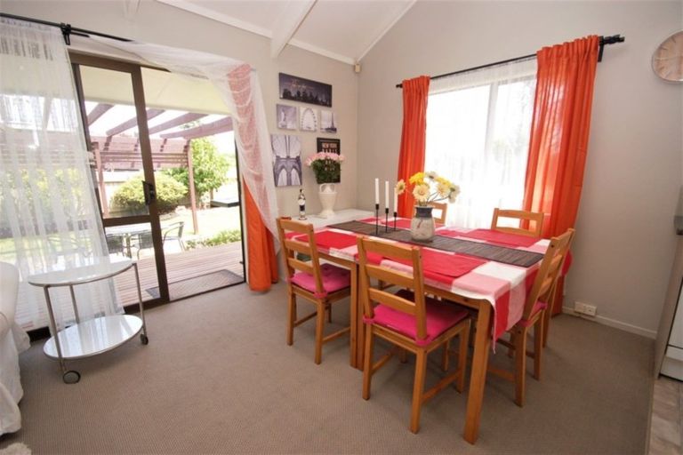 Photo of property in 21 Newberry Place, Richmond Heights, Taupo, 3330