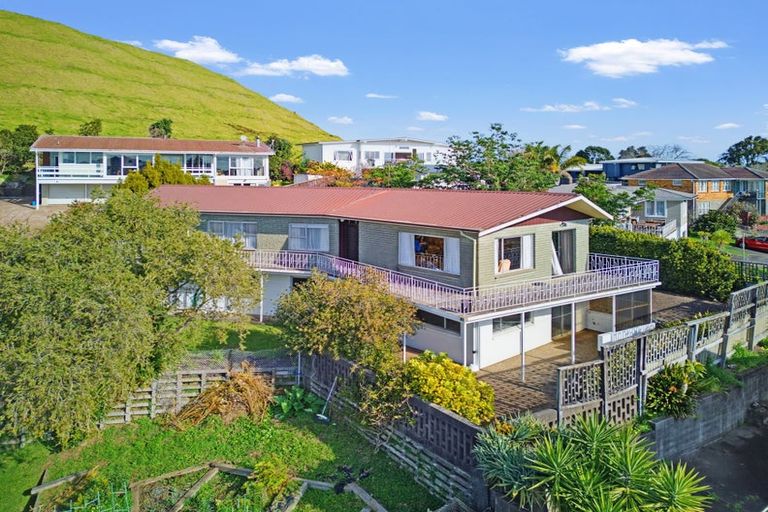 Photo of property in 5 Conifer Lane, Mangere Bridge, Auckland, 2022