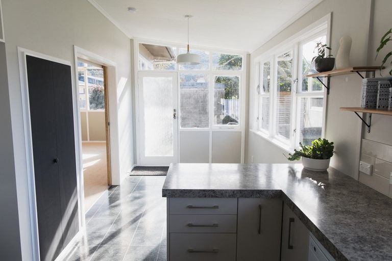 Photo of property in 3 Parera Grove, Heretaunga, Upper Hutt, 5018