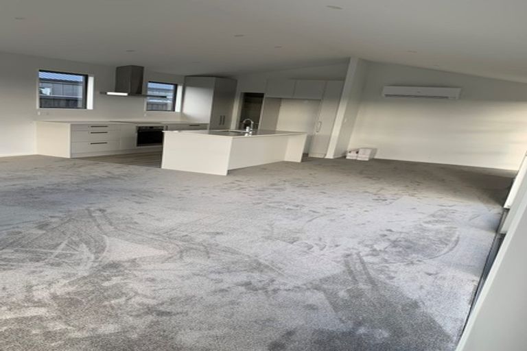 Photo of property in 10 Mccahon Drive, Rangiora, 7400