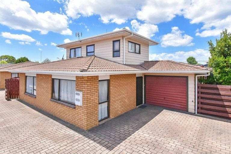 Photo of property in 2/126 Carruth Road, Papatoetoe, Auckland, 2025