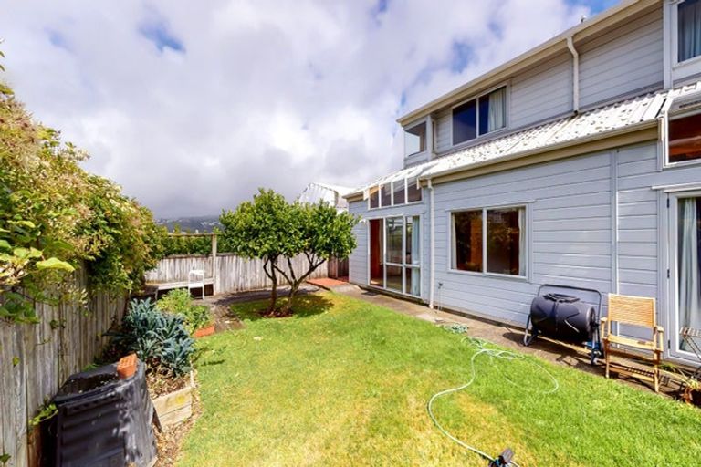Photo of property in 16 Mcfarlane Street, Mount Victoria, Wellington, 6011
