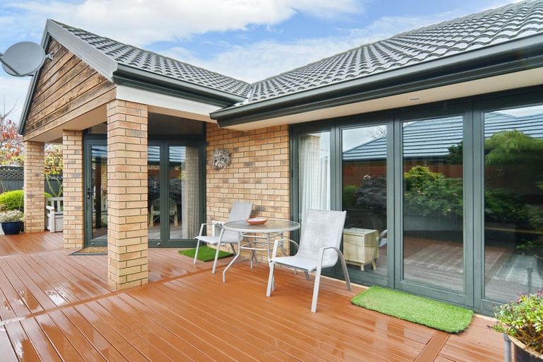 Photo of property in 12 Belgrove Place, Parklands, Christchurch, 8083