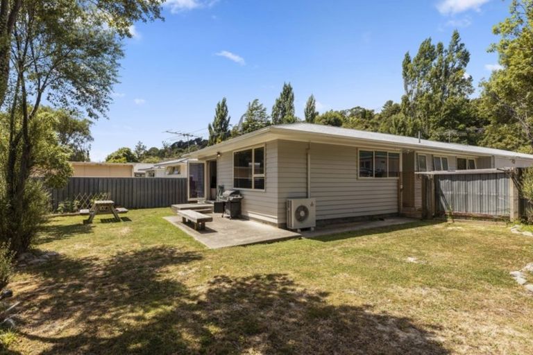 Photo of property in 38b Blue Mountains Road, Silverstream, Upper Hutt, 5019