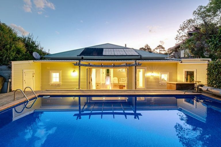 Photo of property in 9 Remu Place, Greenhithe, Auckland, 0632