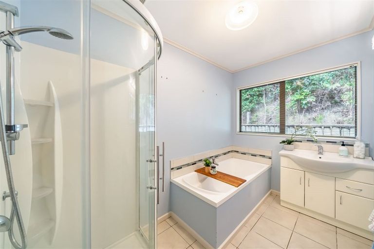 Photo of property in 92d Kamahi Street, Stokes Valley, Lower Hutt, 5019